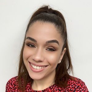 Meet your Posher, Isabel